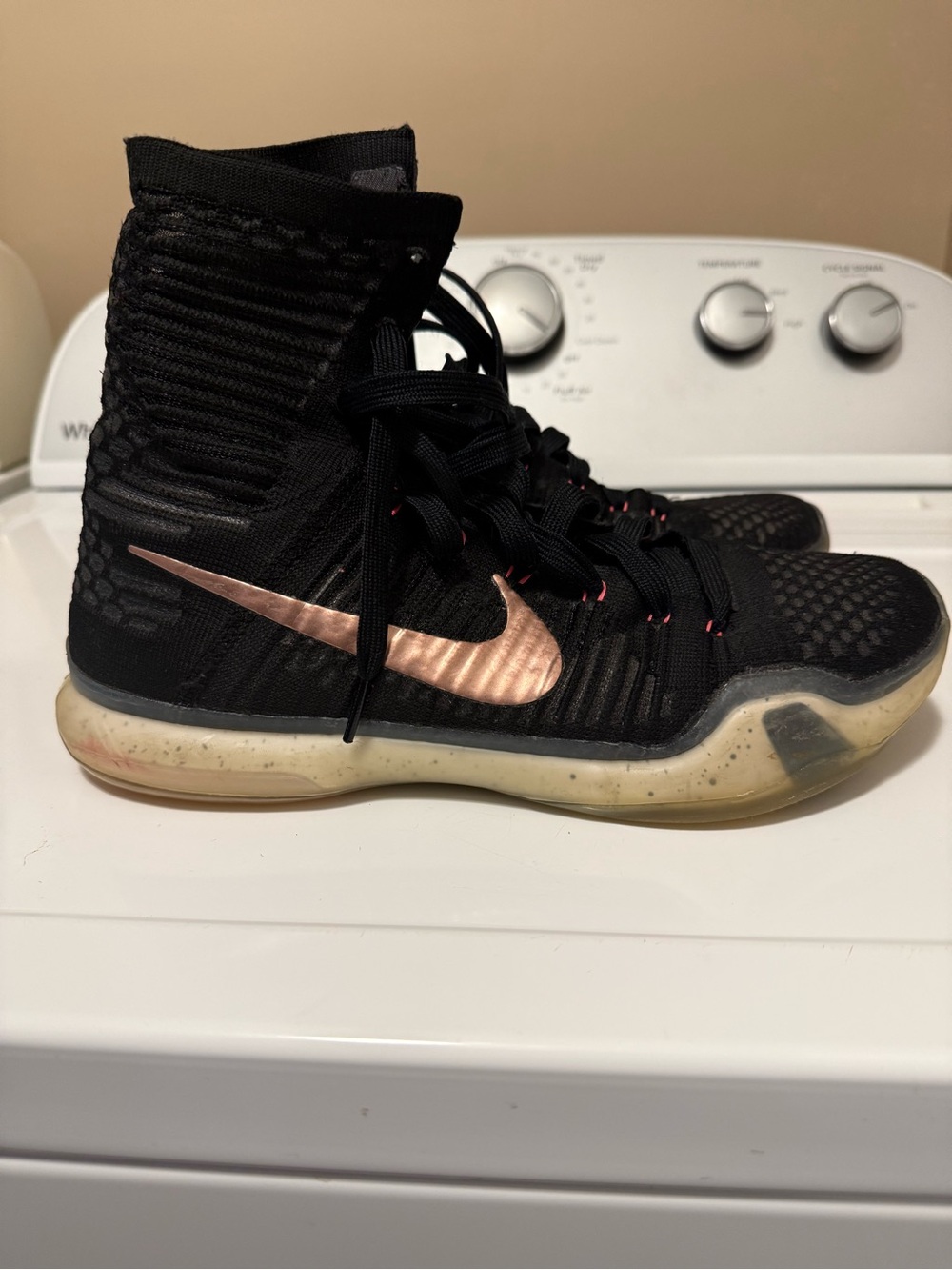 Men’s Nike Kobe Bryant Black Rose Gold Elite 10 size 9.5